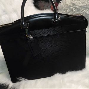 Louis Vuitton Epi Riviera